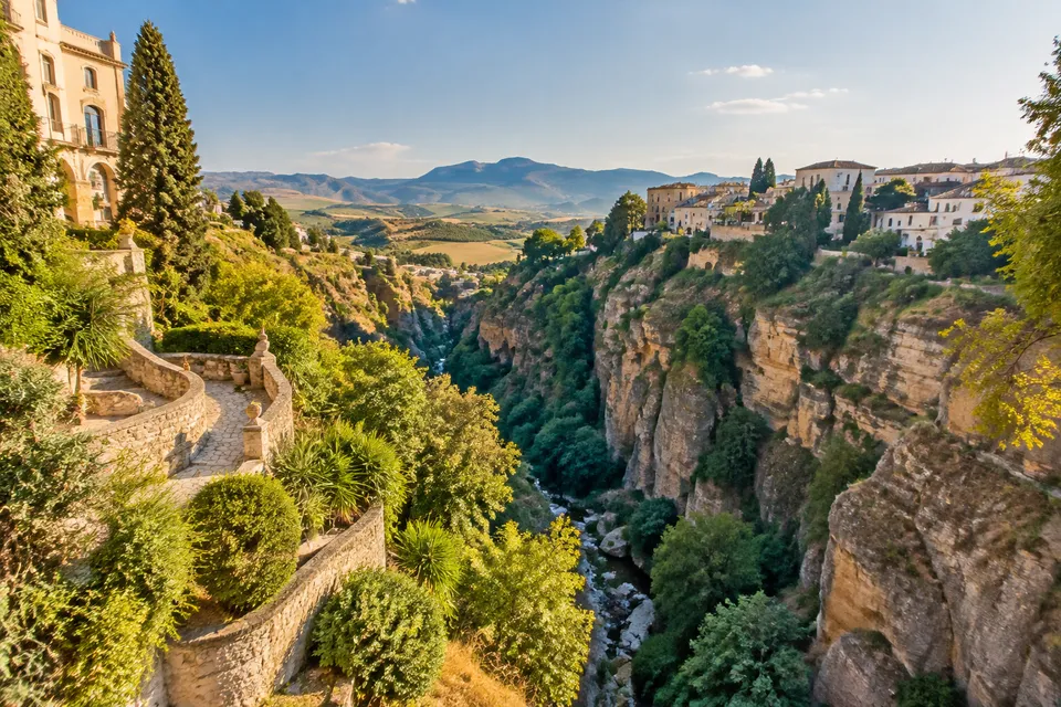 Jardines de Cuenca y profundidad del Tajo de Ronda